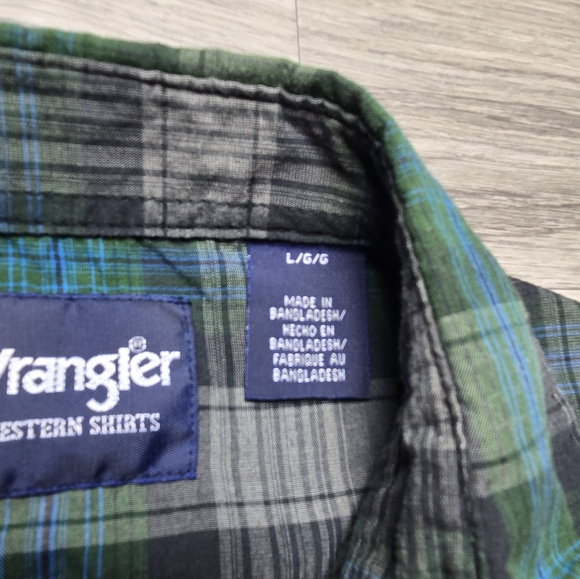 Men’s Wrangler Pearl Snap Short Sleeve Button Down - Picture 5 of 6